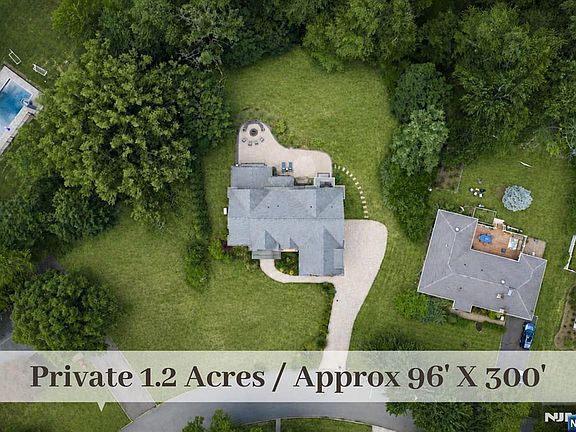 2nd image of 420 Eastgate Rd