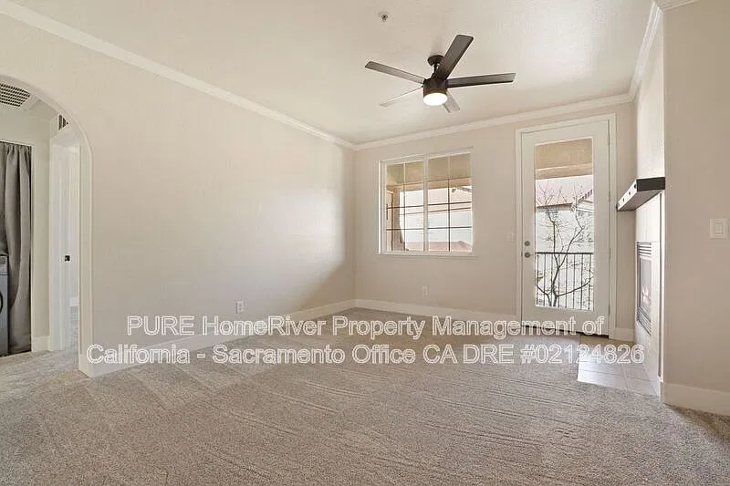 1 bed, 1.0 bath, 816 sqft, $1,795 — Photo 3