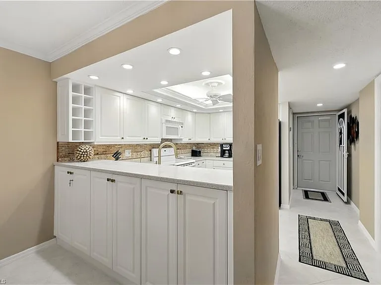 26000 Hickory Blvd #204 — Photo 6