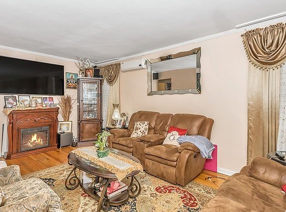 3rd image of 22726 112th Ave
