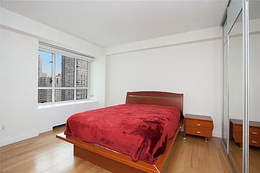 Rented by R New York