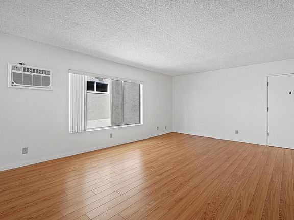 4th image of 11410 Missouri Ave #4