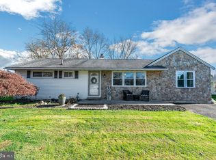 810 Rose Ln, Hatfield, PA 19440