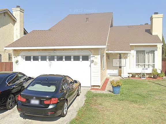 2nd image of 109 Belvedere Ct