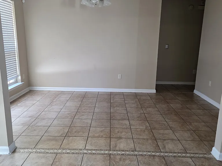 119 Wayfair Ln — Photo 4