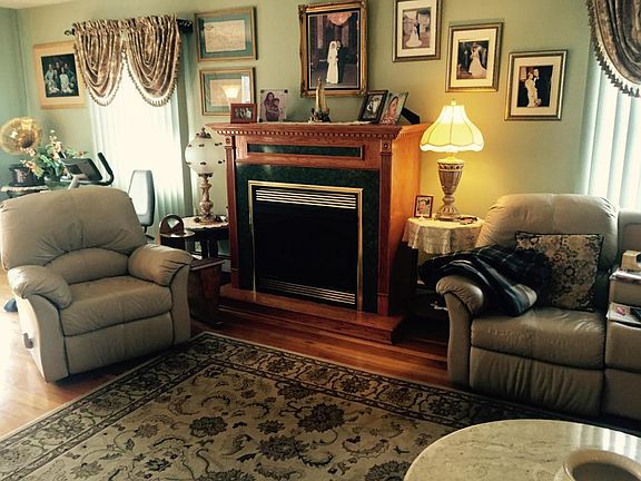 3rd image of 55 Shady Lane Dr