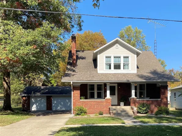 829 E College Ave, Greenville, IL 62246