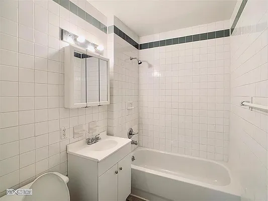 Rented by Citi Habitats | media 18