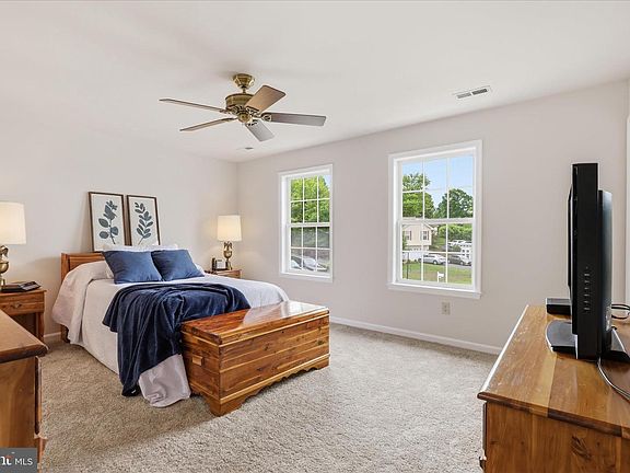 4th image of 37 Ontell Ct