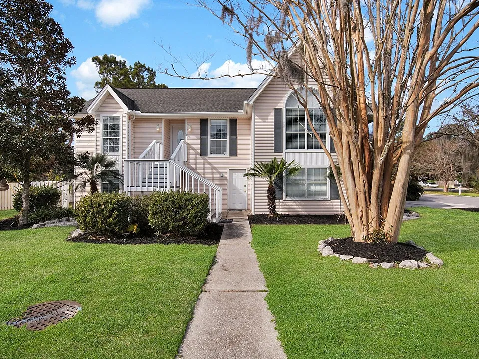 1 Rivermist Ln