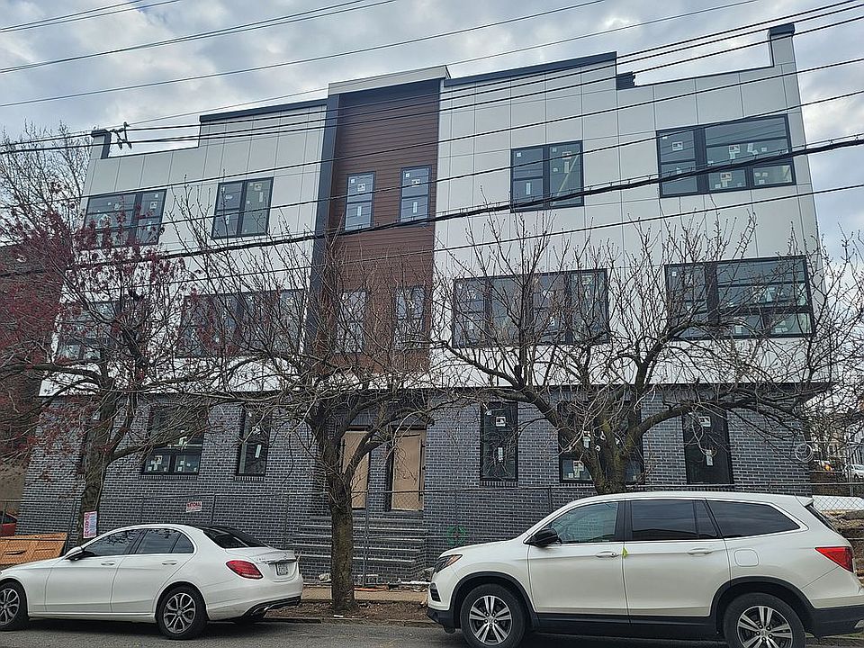 1st image of 138 Lake St #1