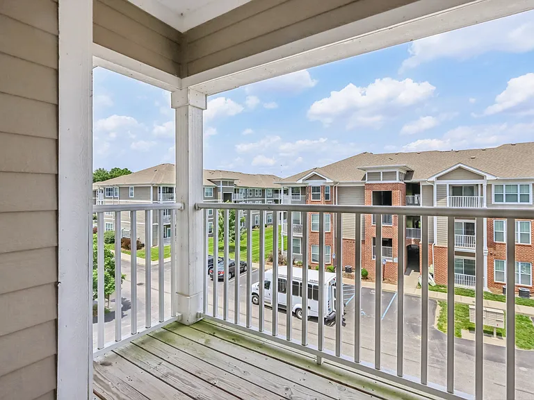 Burkart Crossing Apartments — Photo 30