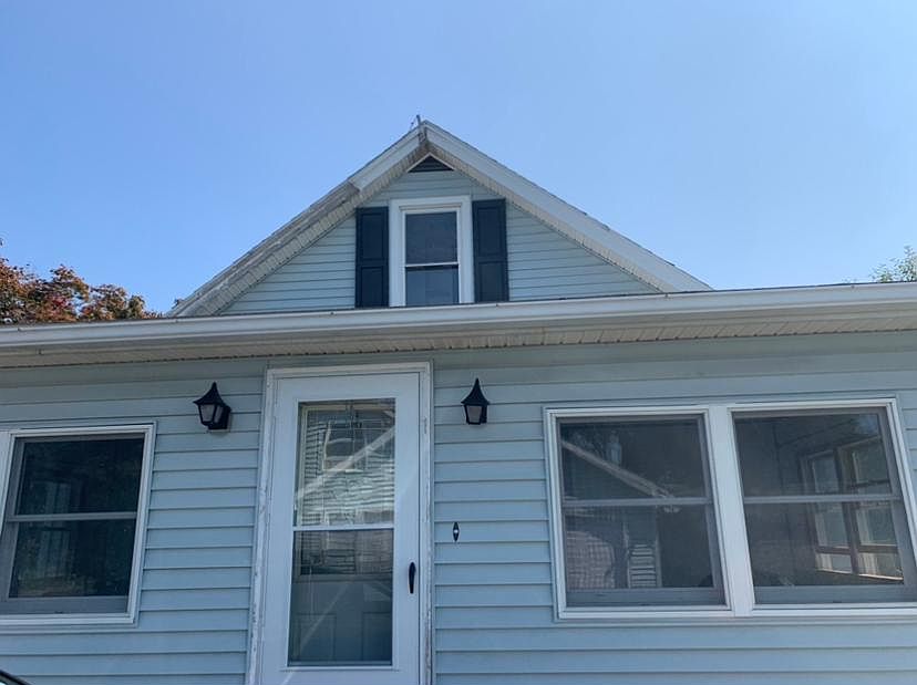 1st image of 878 Railroad St