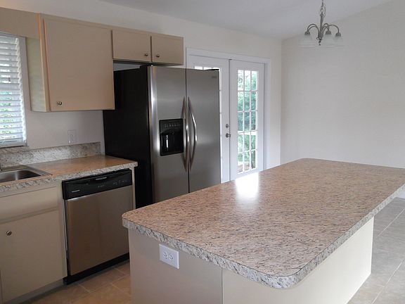 5th image of 1418 Ronald St