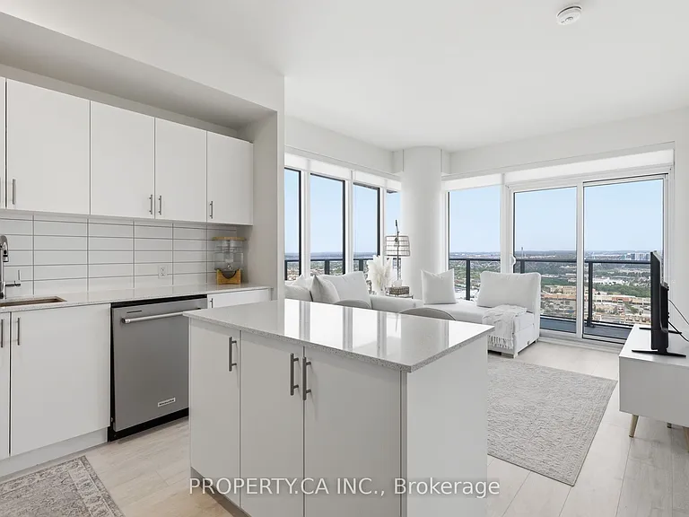 9000 Jane St #2421 — Photo 1