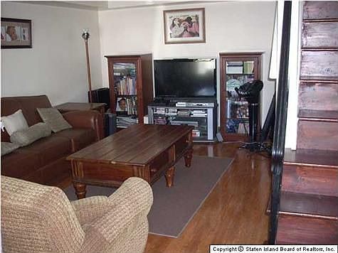 5th image of 401 Neckar Ave