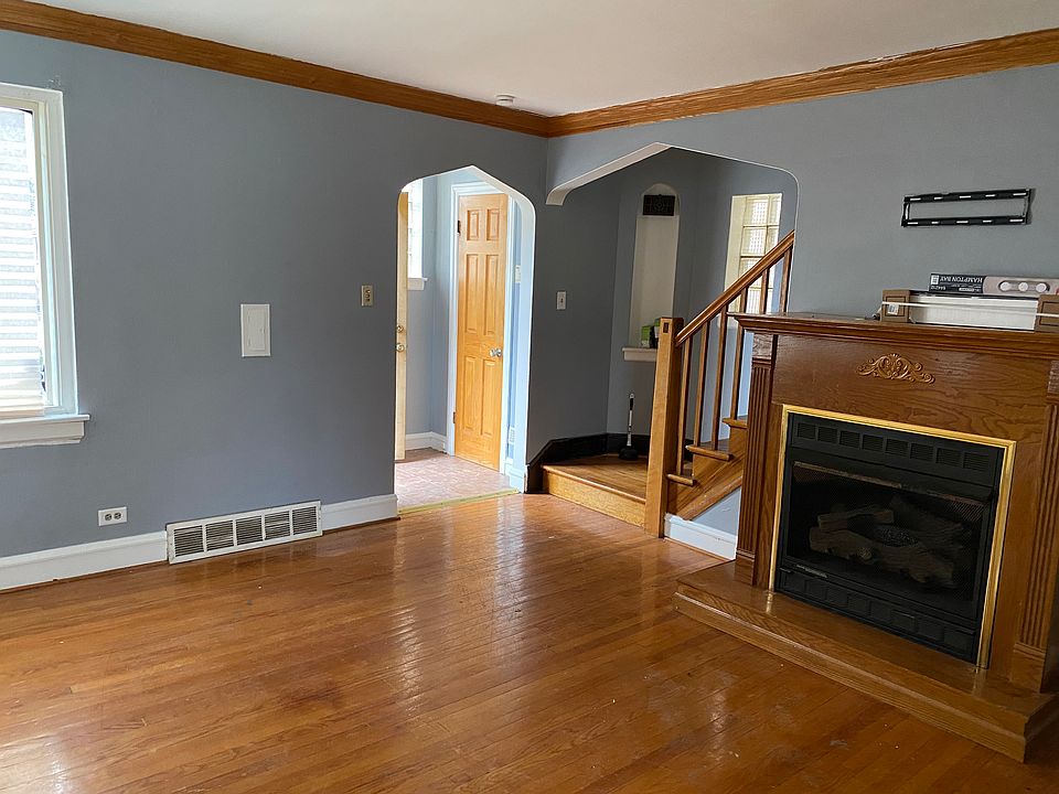 1st image of 9031 S Kingston Ave