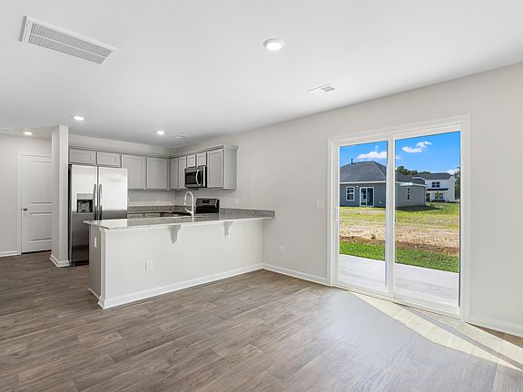5th image of 29 Harmon Rd
