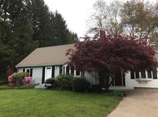22 Westwood Dr, Simsbury, CT 06070