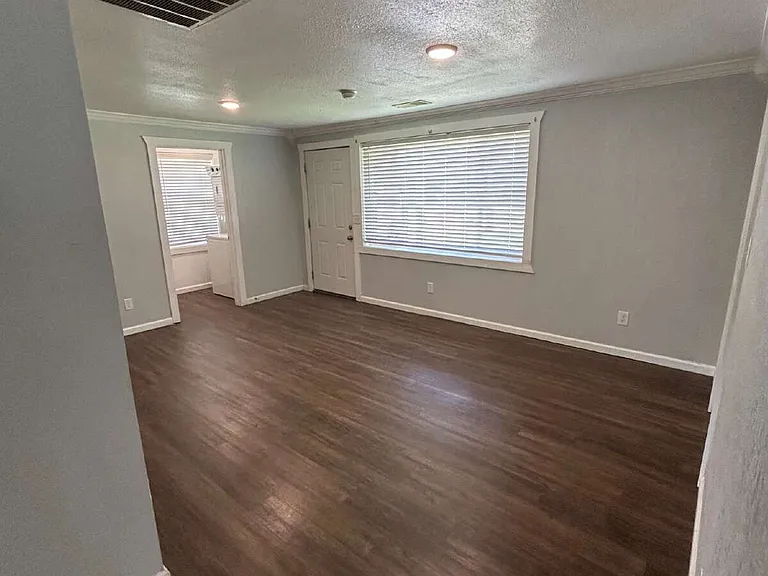 207 S 19th Ave — Photo 11