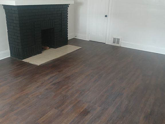 4th image of 11701 Fairport Ave