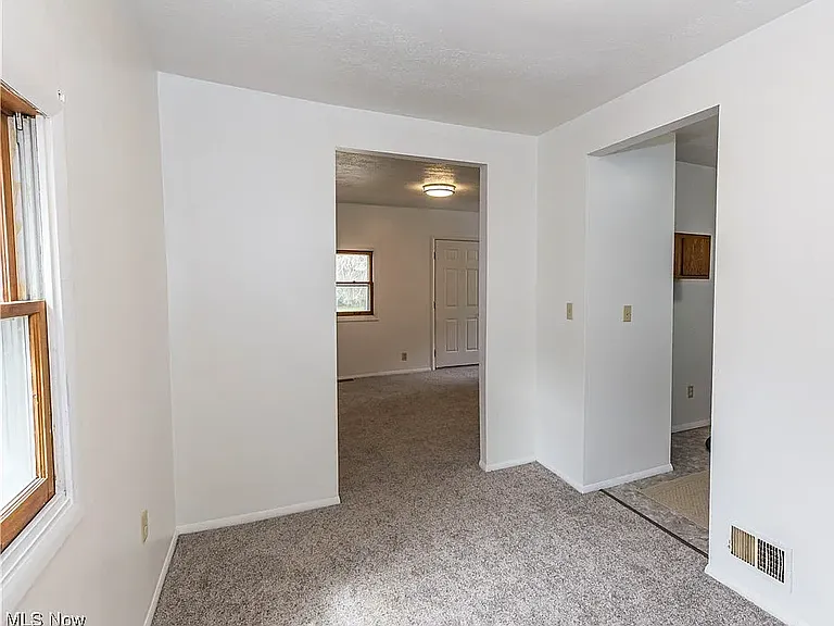 917 Clay St — Photo 9