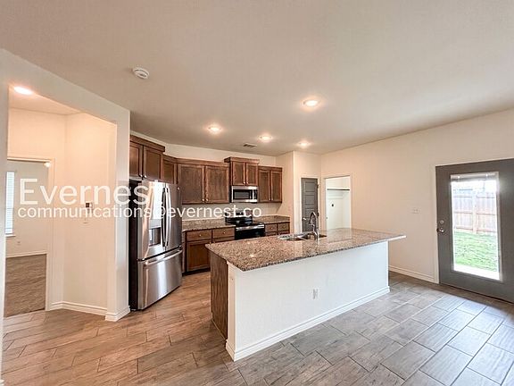 3rd image of 2215 Hornbeam St