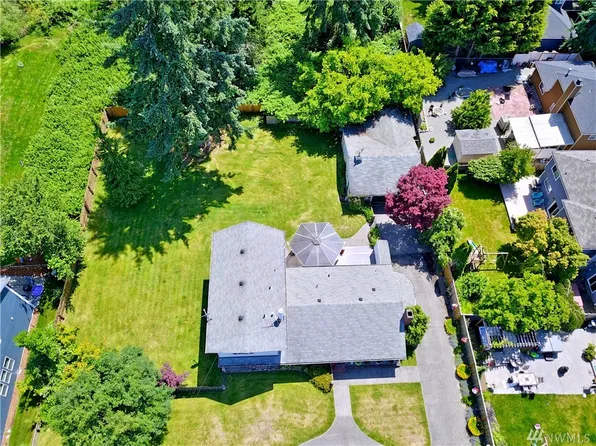12019 NE 73rd St, Kirkland, WA 98033
