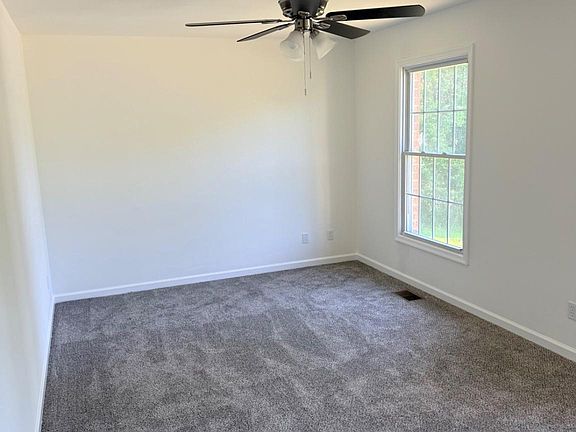 3rd image of 9383 Petersburg Ln