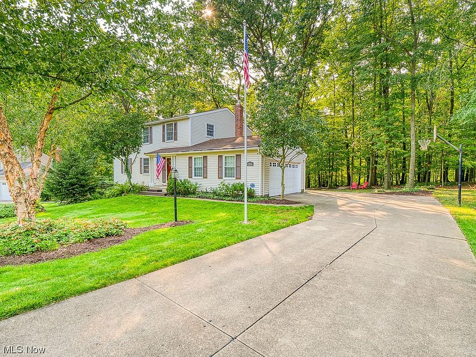 12216 Chestnut Cir Brecksville Oh 44141 Zillow