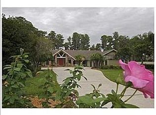 18401 Owl Dr, Lutz, FL 33548