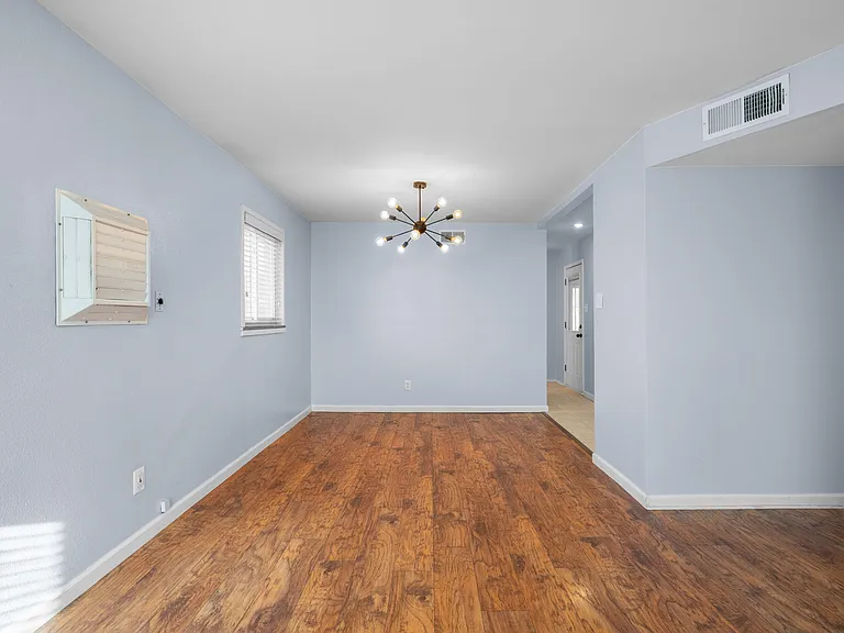1060 Uvalda St — Photo 8