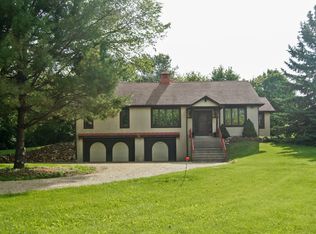 51 Dundee Ln, Barrington, IL 60010