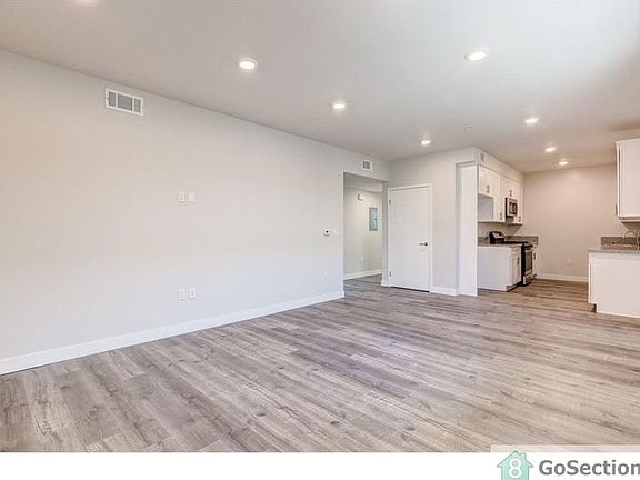 4th image of 14333 Roscoe Blvd APT 402
