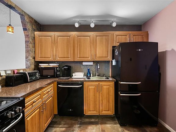 3rd image of 400 Leslie Drive #PH1127