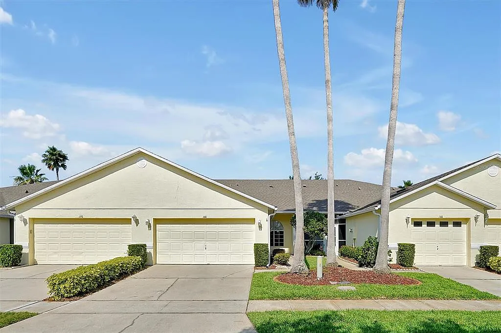 2 bed, 2.0 bath, 1417 sqft, $2,400 — Photo 2