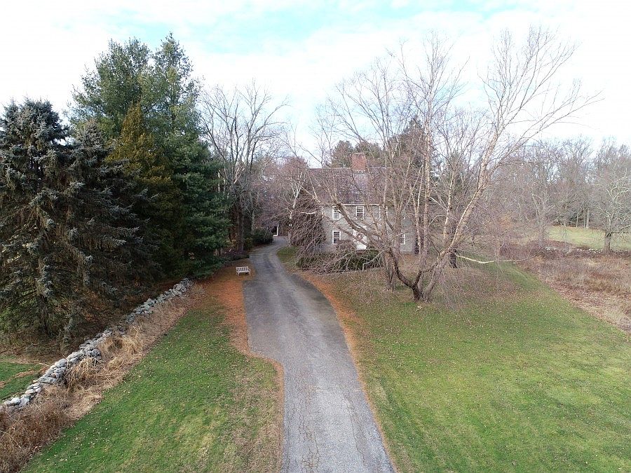 2nd image of 220 Hulls Farm Rd