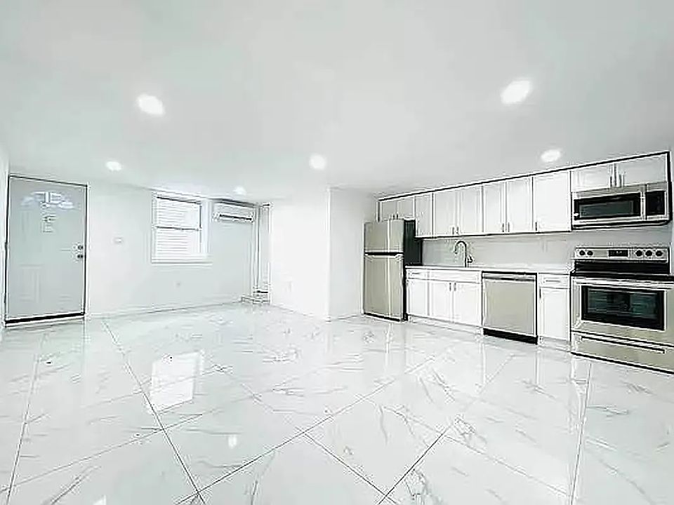 1st image of 2832 W 15th St #1B