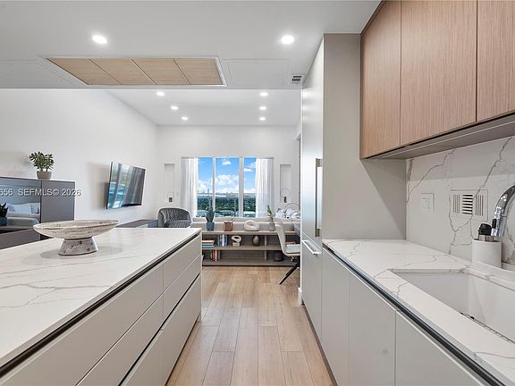 4th image of 2301 Collins Ave APT 1633