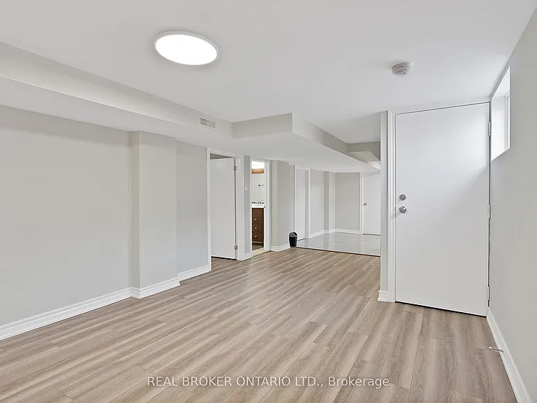 744 Olive Ave #BASEMENT — Photo 4