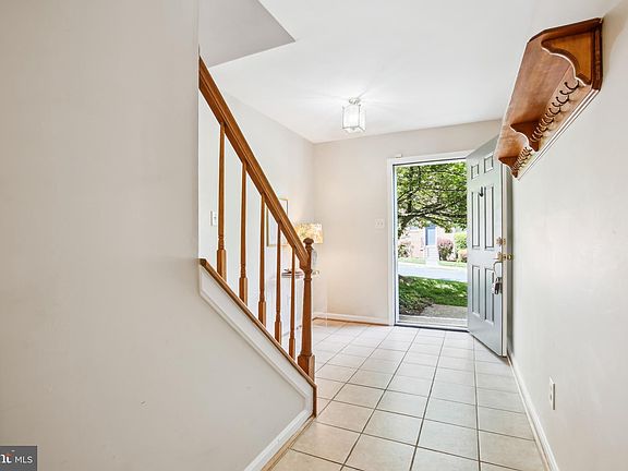 3rd image of 1216 Quaker Hill Dr