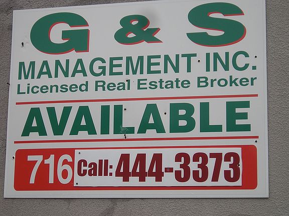 5th image of 2675 Main St