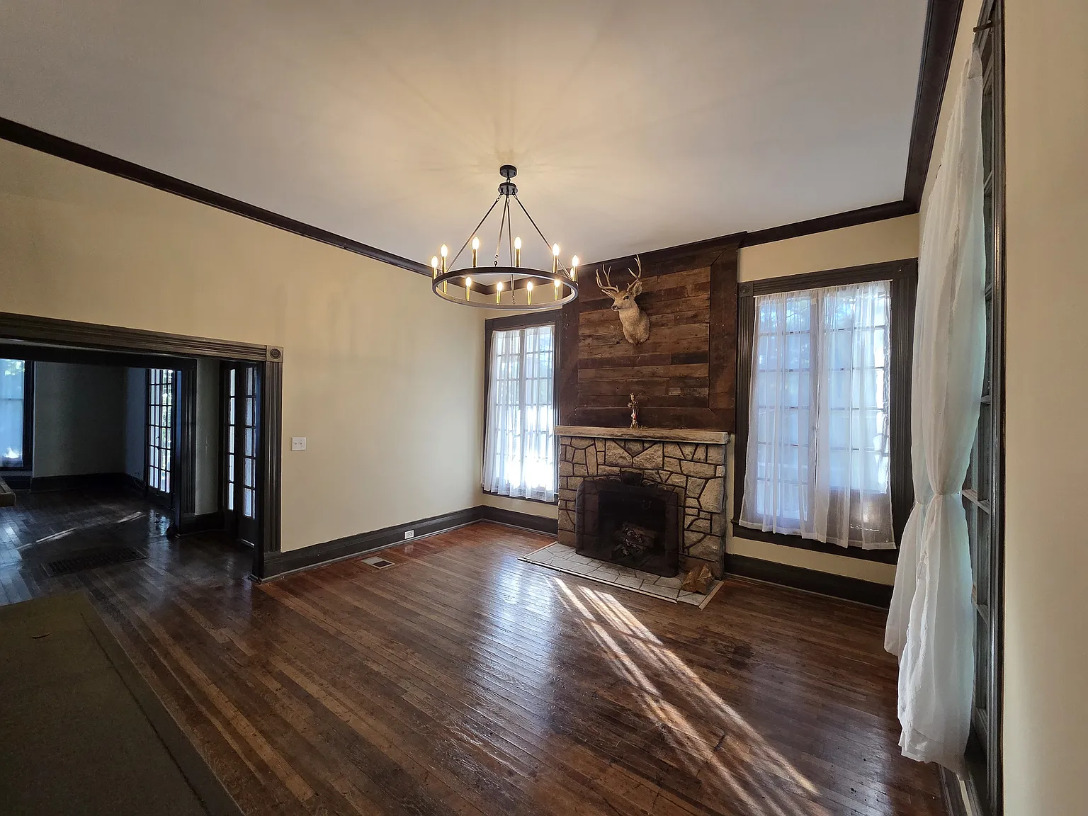 3 bed, 3.5 bath, 1950 sqft, $2,590 — Photo 4
