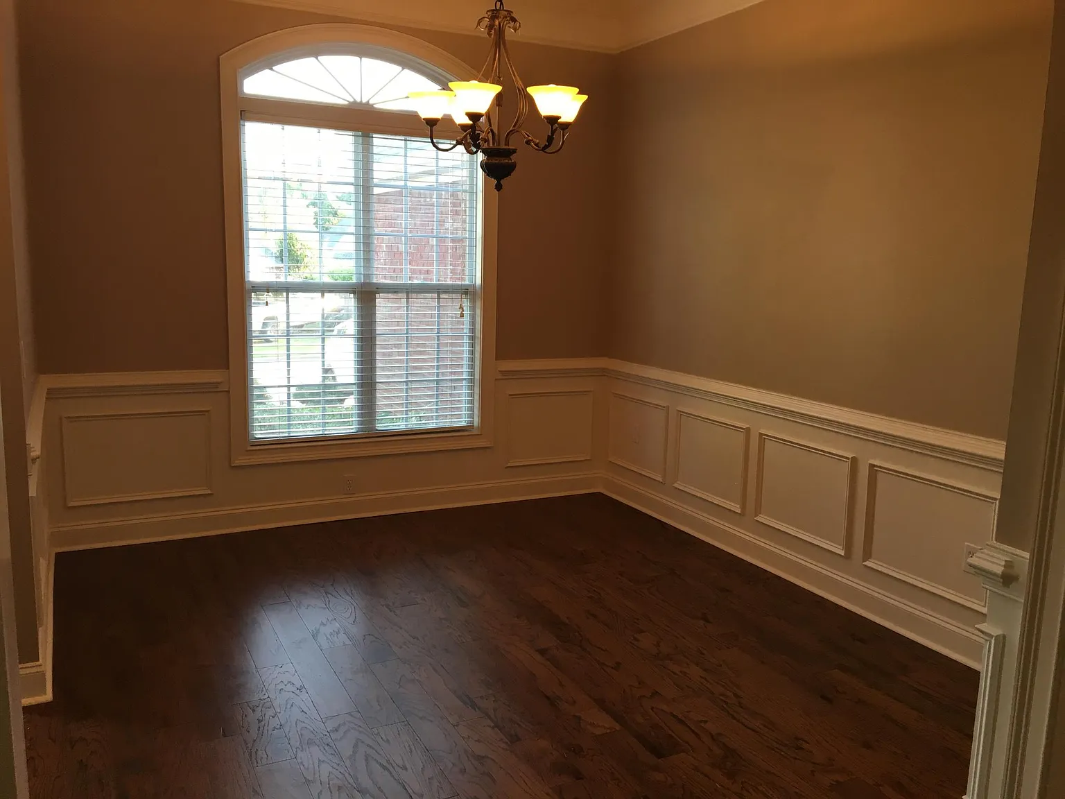 4 bed, 2071 sqft, $2,200 — Photo 4