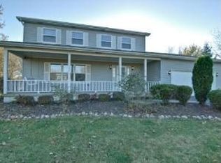 39W249 Chisholm Trl, Elgin, IL 60124