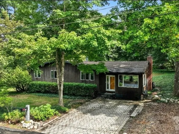 54 Minot Rd, Concord, MA 01742