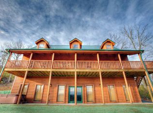 1632 Bluff Ridge Rd, Pigeon Forge, TN 37876