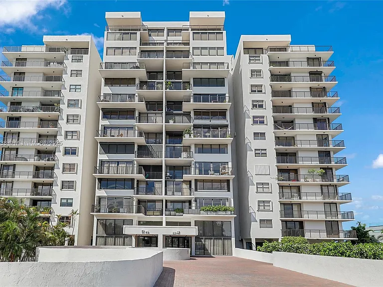 801 N Venetian Dr #903 — Photo 1