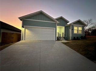 401 NW Pinwheel St, Gentry, AR 72734