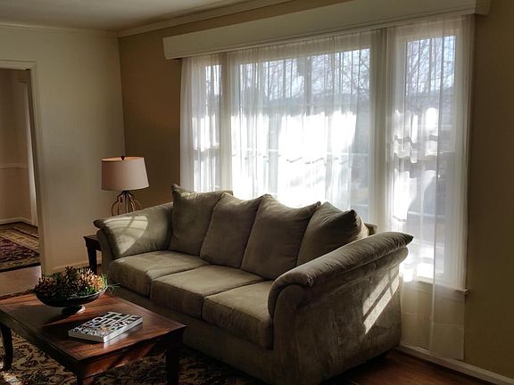 5th image of 3911 Skylark Cir